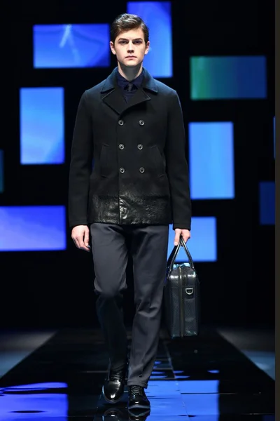 Look 22